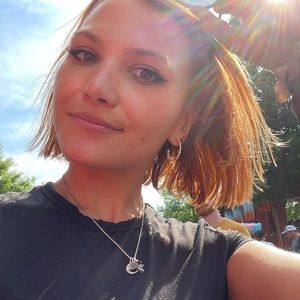 Meet your Posher, Janelle